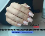 Dłoń z idealnymi paznokciami w kształcie squoval, z subtelnym frenchem.