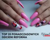 Różowe paznokcie w stylu coffin, z jednym zdobionym wzorem geometrycznym. Inspiracje na modny manicure.