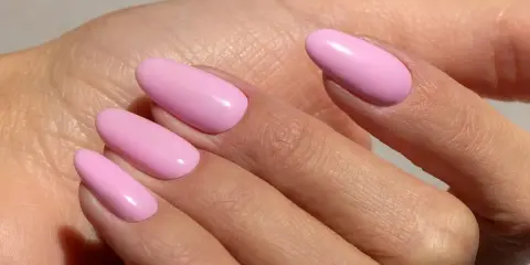 Delikatne, pastelowe różowe paznokcie. Idealne inspiracje dla każdej kobiety szukającej subtelnego manicure.