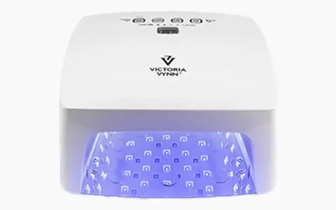 Biała lampa multiled Victoria Vynn z niebieskim podświetleniem LED, idealna do utwardzania lakierów hybrydowych.