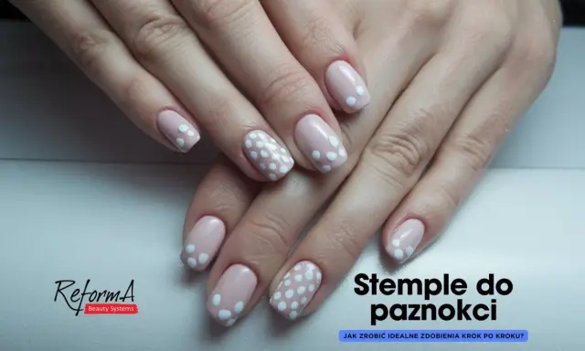 Delikatne paznokcie w groszki. Zobacz, jak zrobić french stemplem idealne zdobienia krok po kroku!